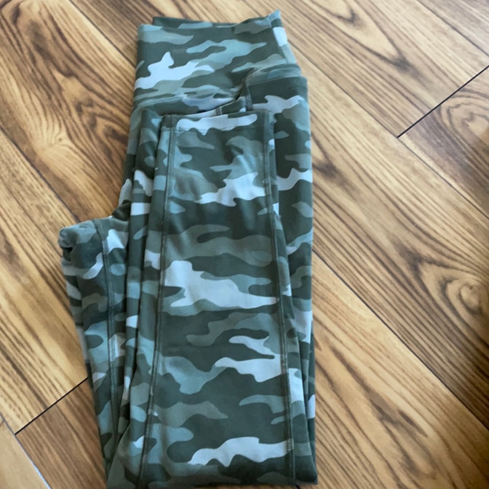 Pink camo leggings